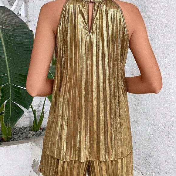 Chic Metallic Coord Set  Halter Top & Shorts gold - Picture 2 of 5